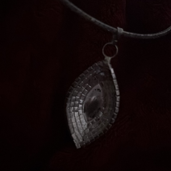 Elegant Silver and Blue Necklace Set - Picture 12 of 14